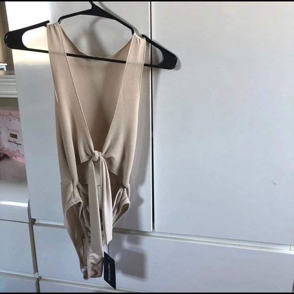 PrettyLittleThing bodysuit - Picture 3 of 3